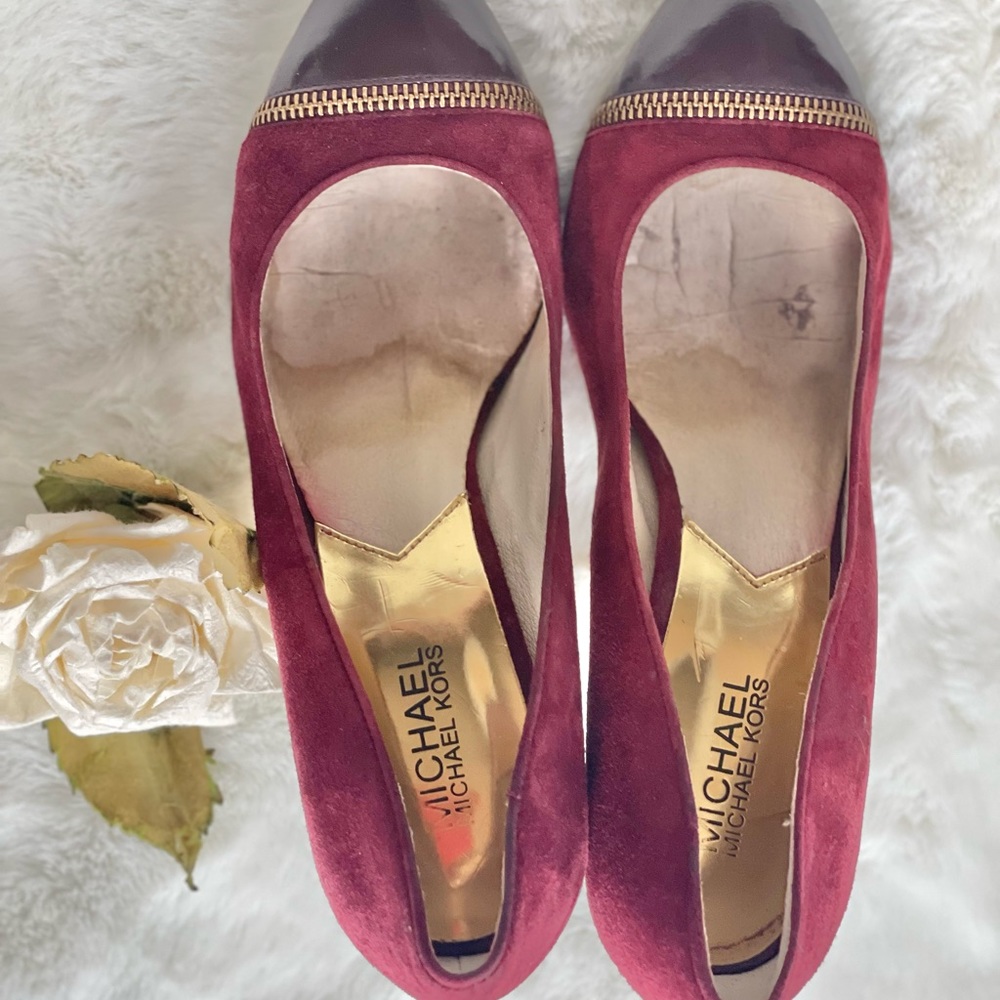 MICHAEL KORS LEATHER-SUEDE RED BURGUNDY 3 3/4” ROUND TOE HEELS w/Brass hardware - Picture 6 of 11